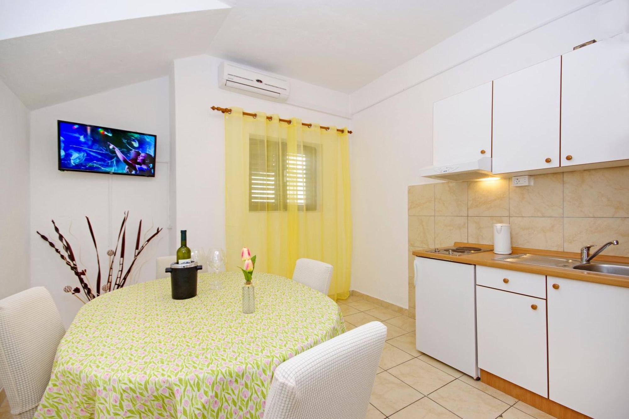 Apartmani Tomas Tucepi Exterior photo